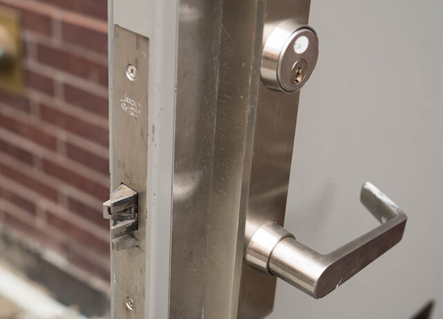 Mortise-Lock-Installation